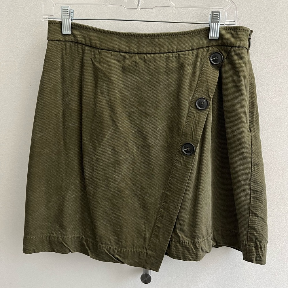 Banana Republic olive green skirt